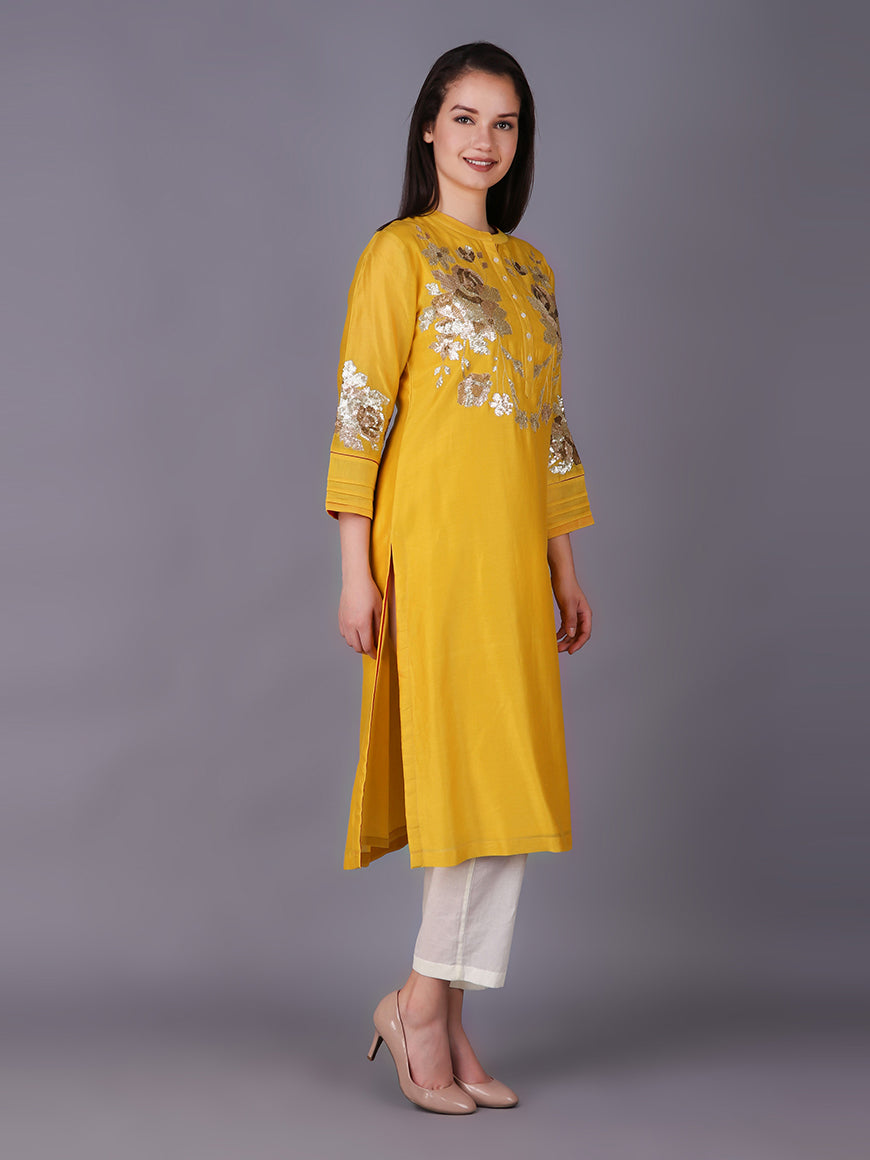 900789 MUSTARD ROSES SHADED IN THREE