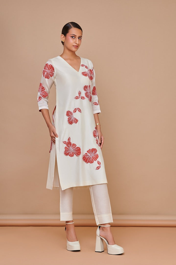 9001333 IVORY RED APPLIQUE