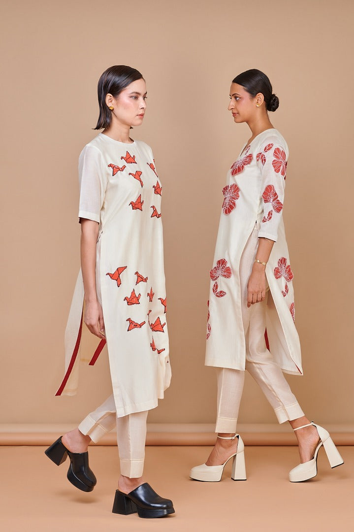 9001333 IVORY RED APPLIQUE