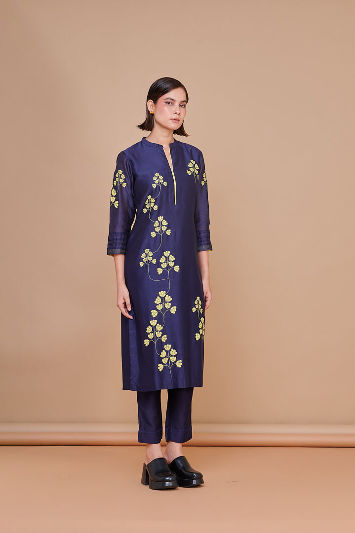 9001371 INDIGO YELLOW FLORAL APPLIQUE