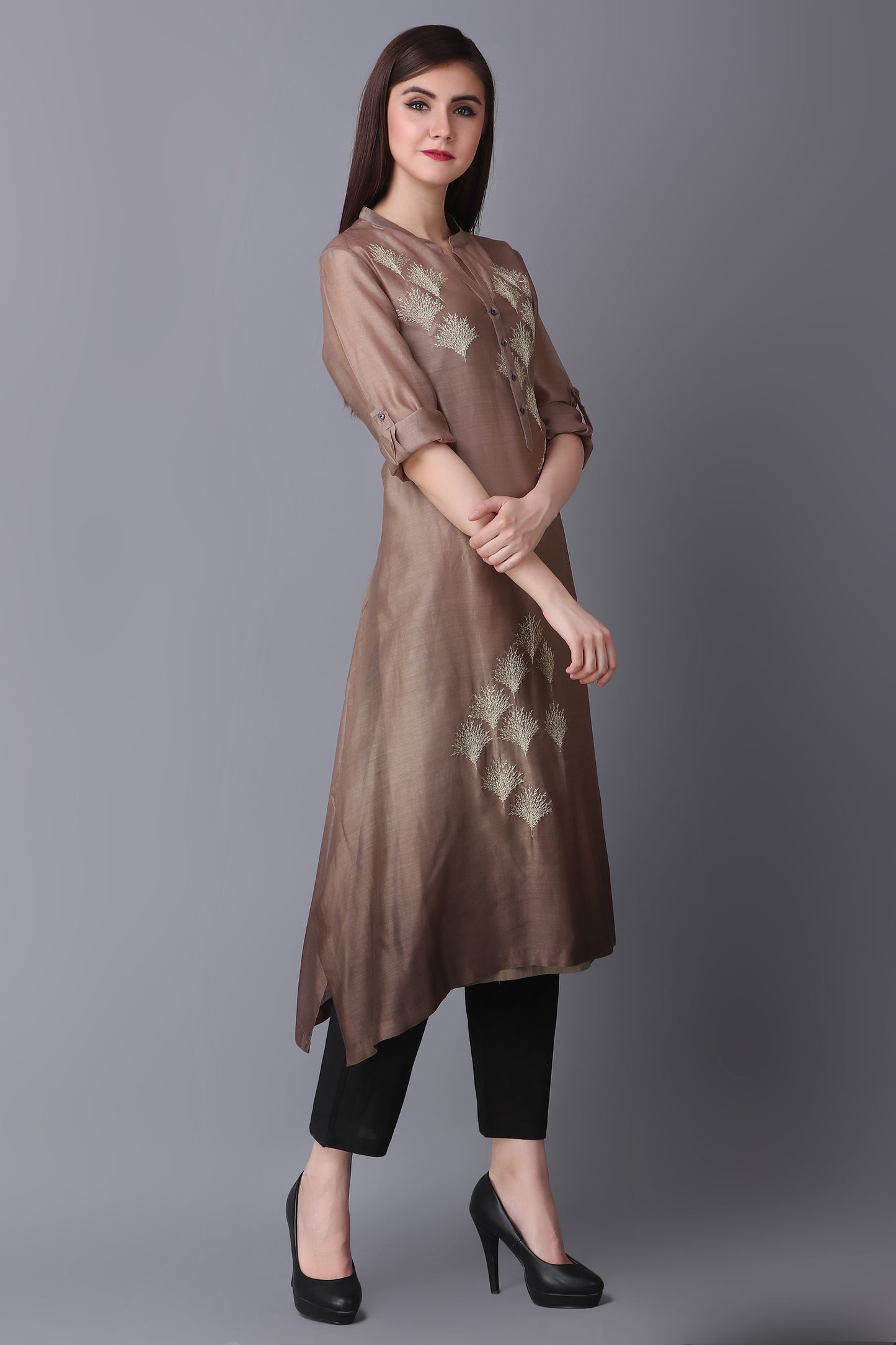 9001066 GREY GEOMETRIC ZARI FLORAL