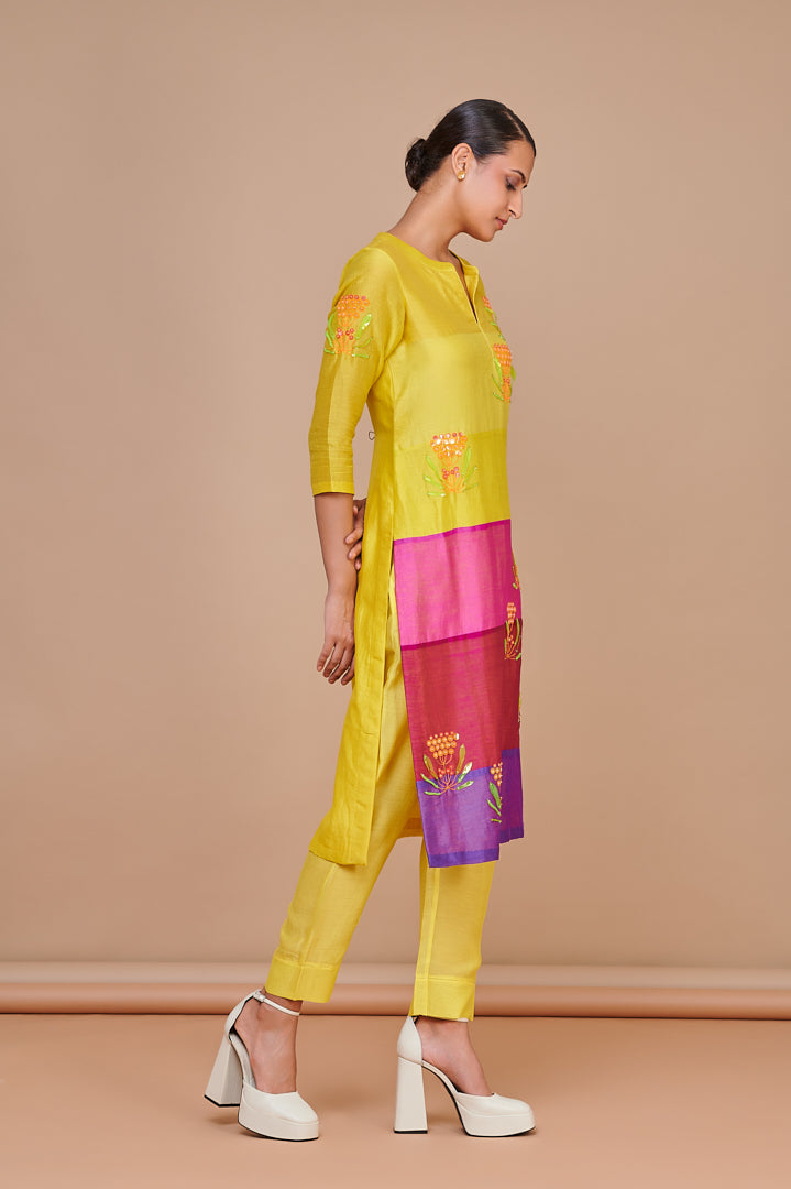 1347 Stripe Emb Kurta with Bottoms